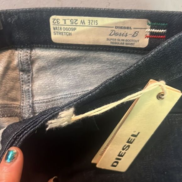 Size 25 Diesel Doris - B Super Slim Bootcut Denim Jeans - Picture 4 of 5
